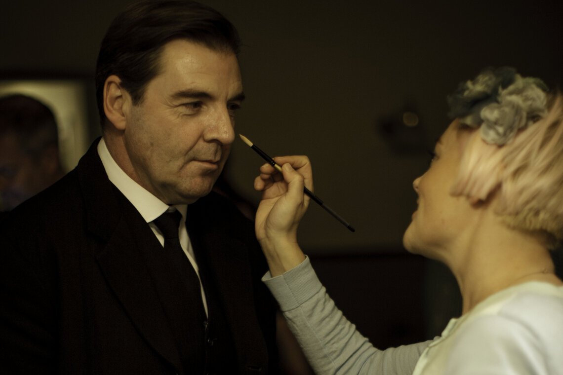 Downton Abbey on set photograph make-up behind the scenes